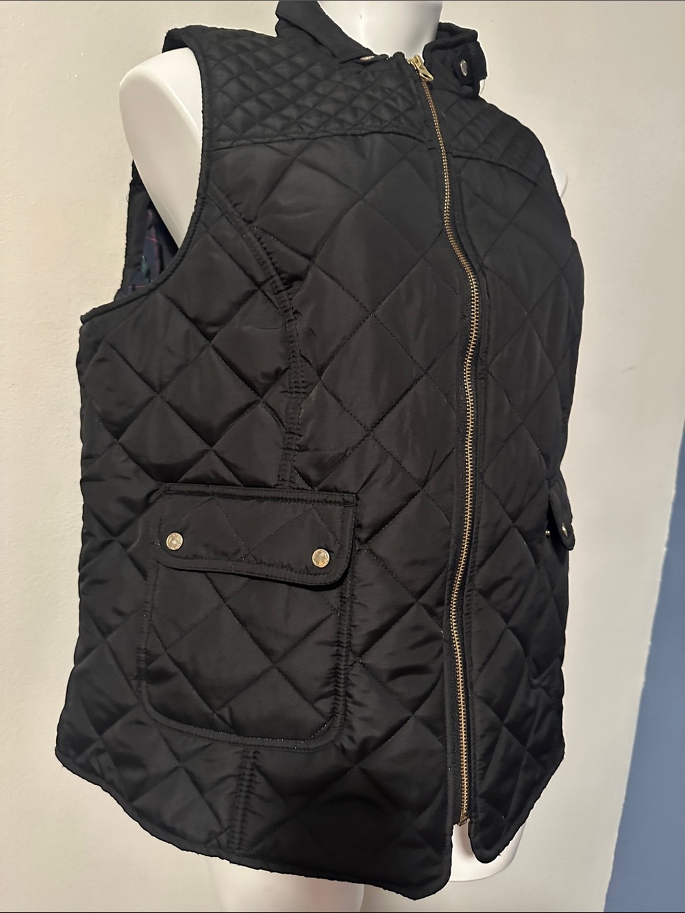 crown & ivy Black Quilte vest